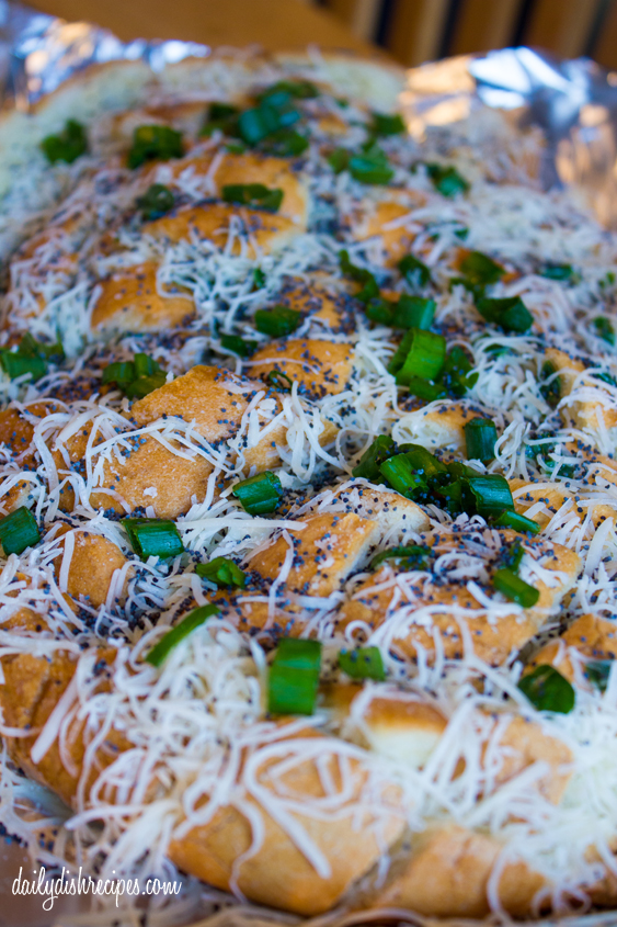 Cheesy Pull Apart Bread 1 Cheesy Garlic Pull Apart Bread