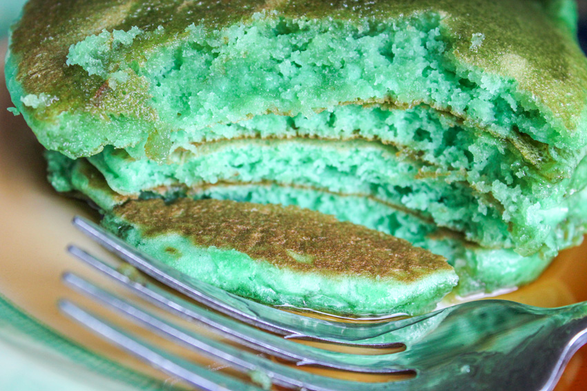 Green Pistachio Pancakes Recipe