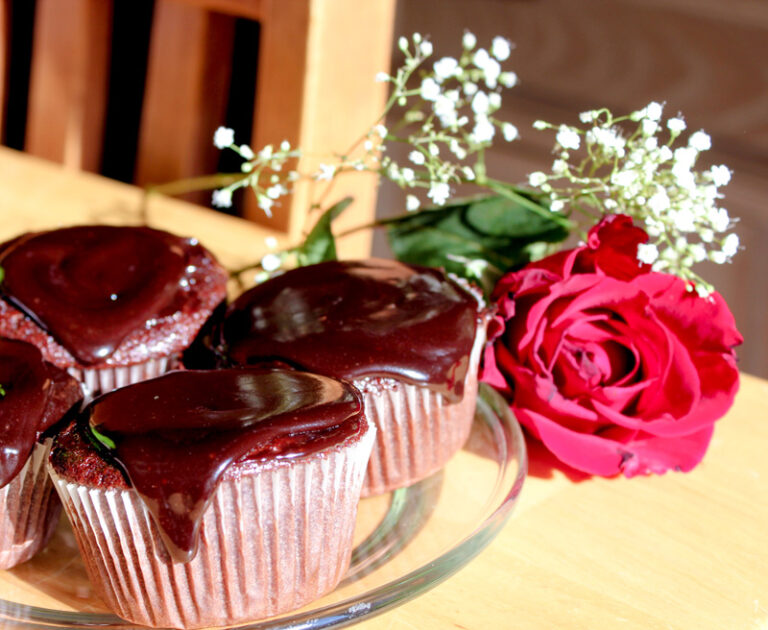 Triple Chocolate Cupcakes with Chocolate Ganache Recipe