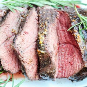 Easy Roasted Beef Tenderloin with Gorgonzola Pepper Cream Sauce Featured Image