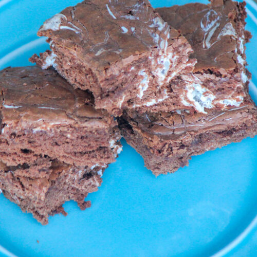Hot Chocolate Brownies with Marshmallow