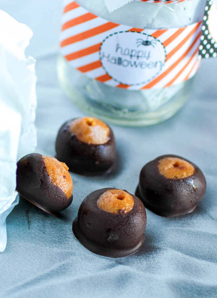 Creamy Crunchy Peanut Butter Pumpkin Truffles + a DIY idea for gifting