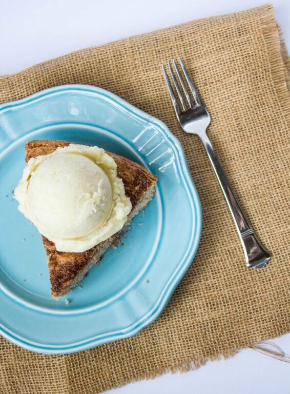 Snickerdoodle Skillet Cake