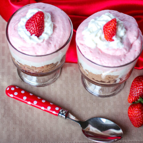 Dark Chocolate Strawberry Mousse Parfaits – Daily Dish Recipes