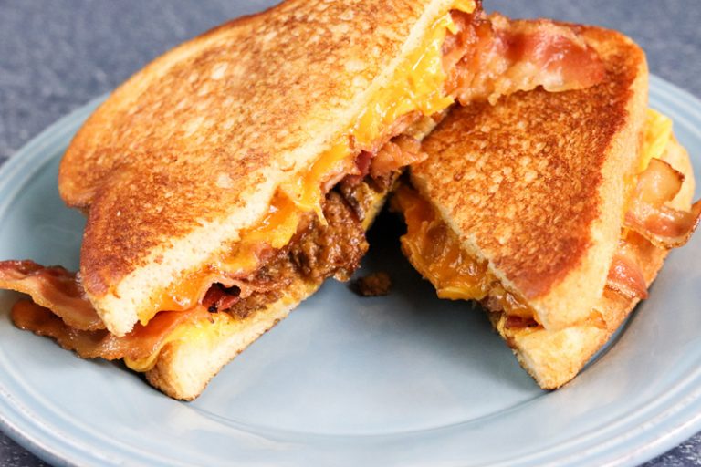 Three Cheese Bacon and Jalapeno Grilled Cheese - Easy Lunch