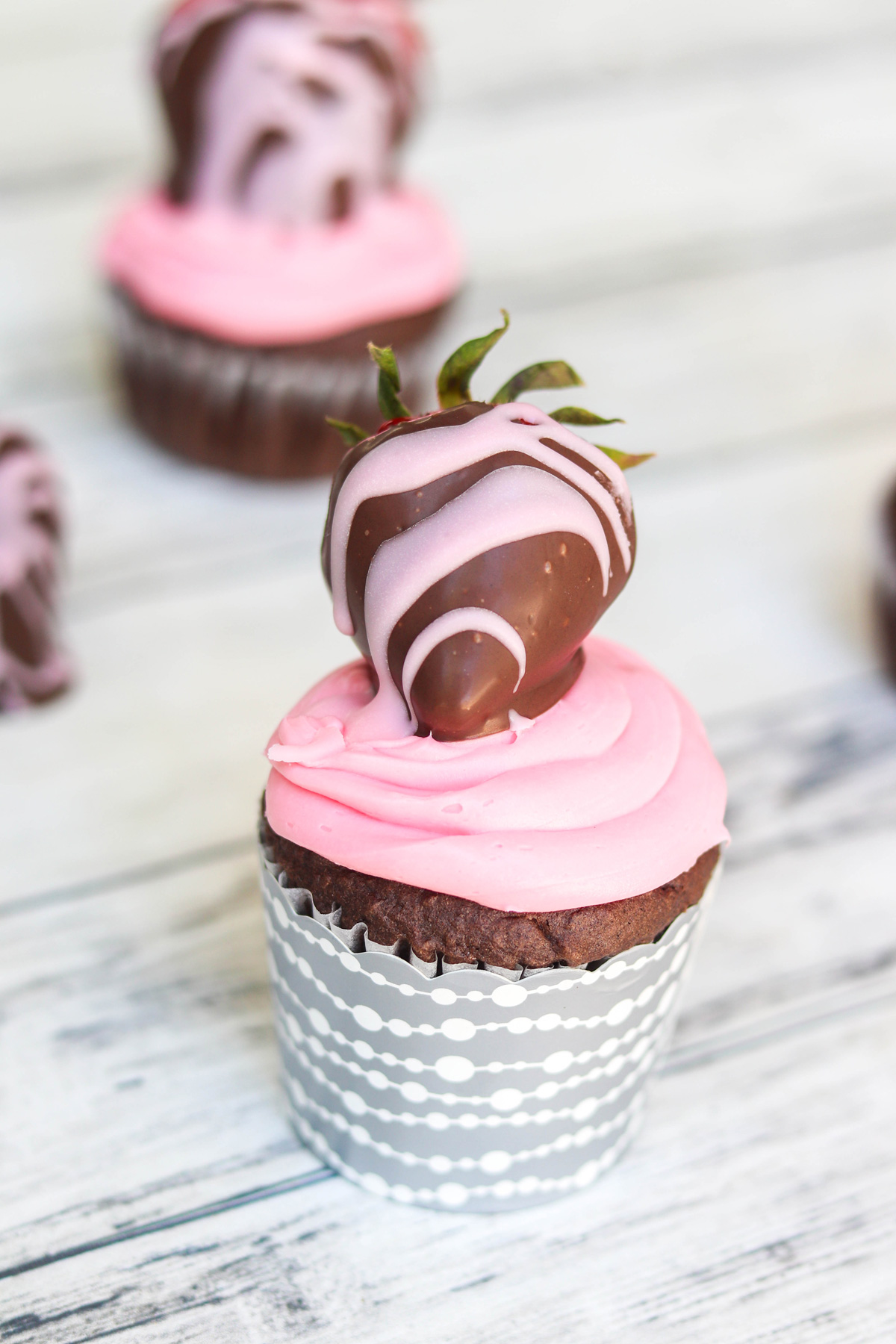 Chocolate Covered Strawberry Cupcakes | Daily Dish Recipes